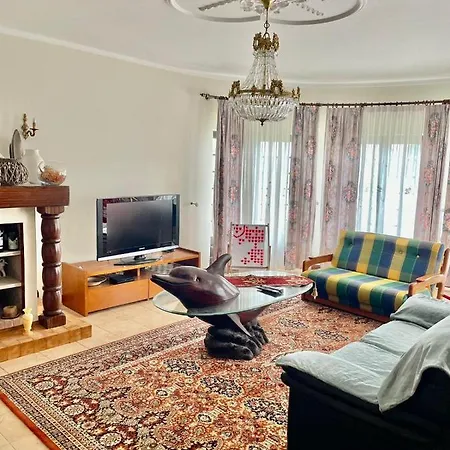 וילה Lourivillage לוריניה