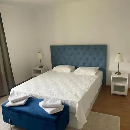 וילה Lourivillage לוריניה