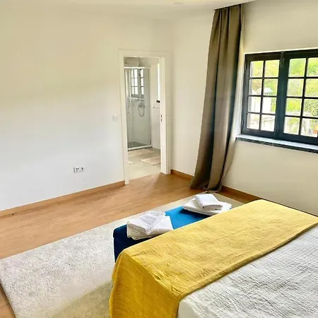 וילה Lourivillage