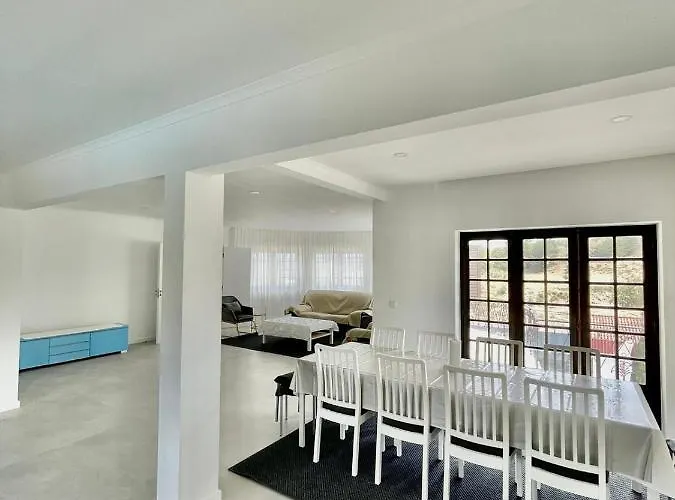 Lourivillage וילה לוריניה