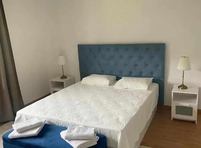 וילה Lourivillage לוריניה